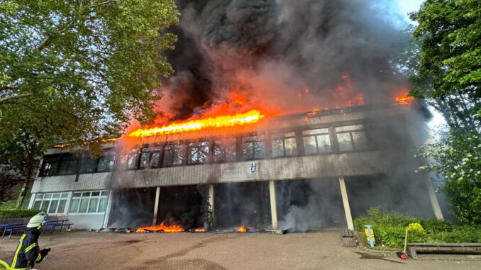 Feuer am Schulzentrum in Hochdahl. Foto: Stadt Erkrath