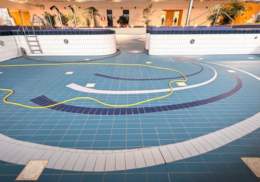 Neanderbad-wird-gereinigt-gewartet-aufgefrischt