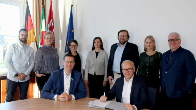 Vertragsunterzeichnung Innenausbau GymNeander