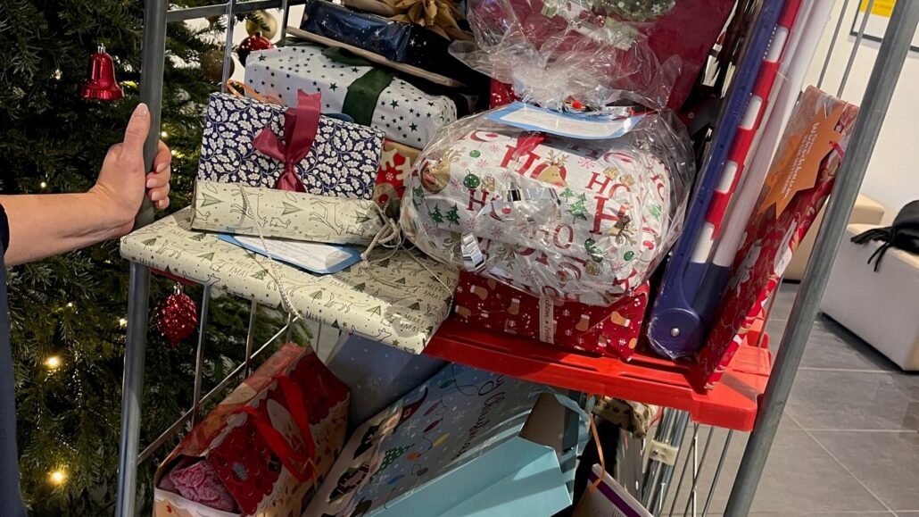 EVK-Mettmann-erf-llt-ber-einhundert-Weihnachtsw-nsche