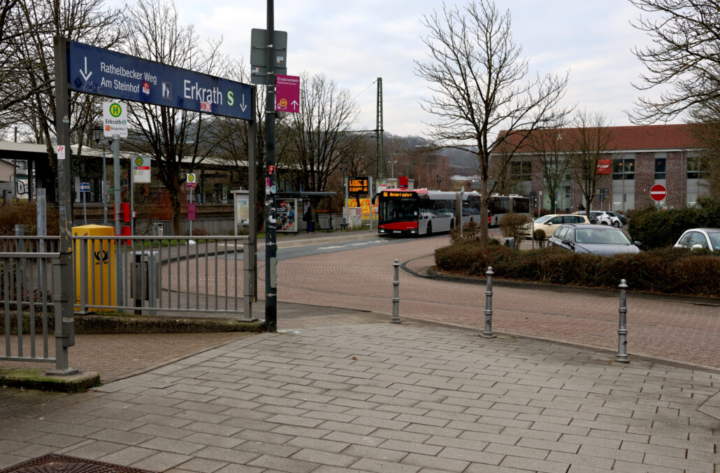 Sperrung-der-P-R-Parkpl-tze-am-S-Bahnhof-Erkrath