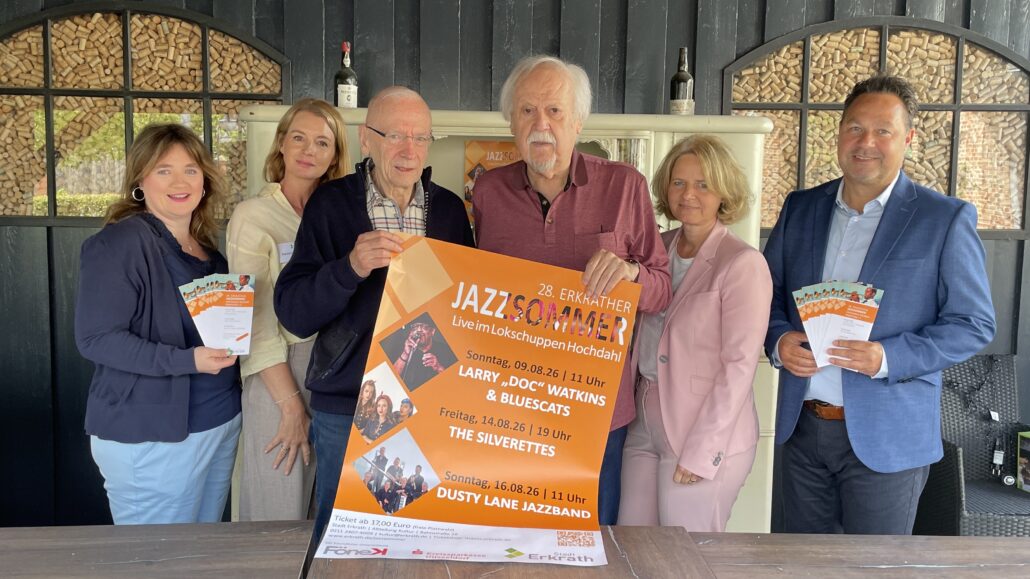 Orgateam Erkrather Jazzsommer 2026 v.l.: Nadja Hopmann (Tafelkunst – Hopmanns Genuss-Catering), Alexandra Helle (Abteilung Kultur), Gottfried Bander (Lokschuppen), Dr. Helmut Stein (künstlerische Leitung), Nicole Walther-Frütel (Kreissparkasse Düsseldorf) und Helmut Messerich (Abteilungsleiter Kultur).
Foto: Ria Garcia
