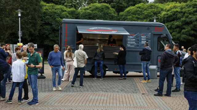 Burger, auch mit Pulled-Pork, gab es auch an diesem Truck. Foto: Lutz Wulfestieg