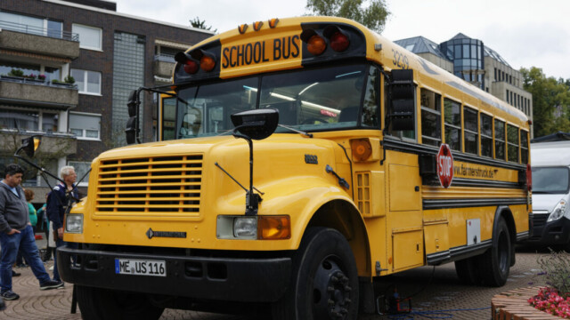 Erkraths eigener Burger-Truck durfte auch nicht fehlen. Foto: Lutz Wulfestieg