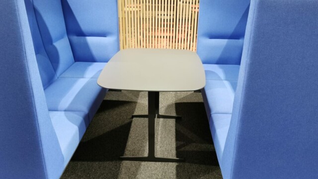 Brainstorming oder Kaffeepause: Überfall
finden sich kleine Begegnungsinseln.
Foto: RG