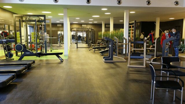 Blick auf den Funktionszirkel, Hantelgtraining oder Aufwärmbereich. © LW