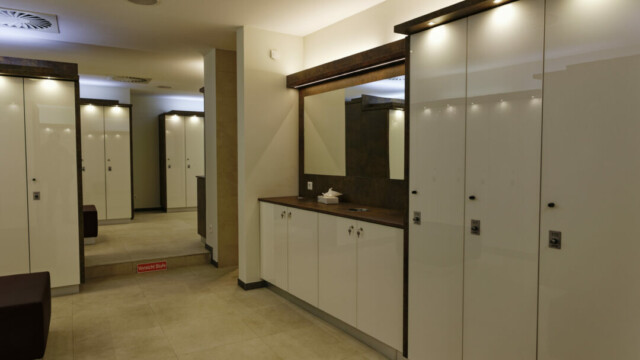 Größere Schränke und mehr Beleuchtung in den Umkleiden. © LW