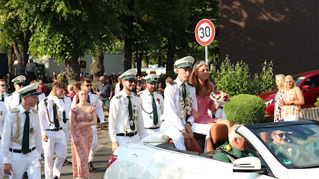Prinz Marius Hucklenbroich und Prinzessin Maja Kiefer. Foto: Christian Zimmer