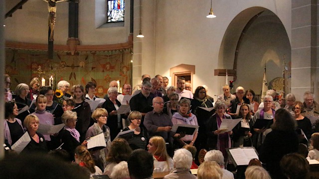 Auftritt der Kirchenchöre. Foto: Christian Zimmer