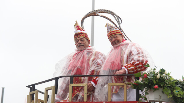 Das Unterbacher Prinzenpaar Prinz Johannes (Bremkens) II. (links) und Prinzgemahl Dieter (Müller). Foto: Christian Zimmer