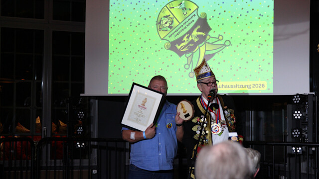 Goldener Neandi für Peter Urban. Foto: Christian Zimmer