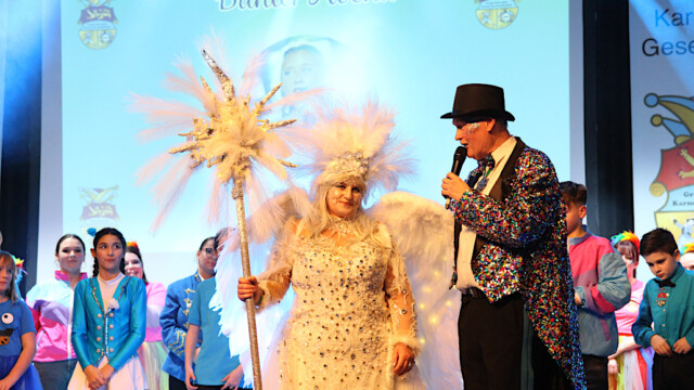 Prämierung des besten Kostüms: Petra Büchel. Foto: Christian Zimmer