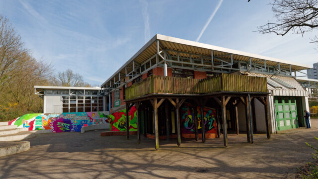 TSV Jugendzentrum Seitenansicht mit Zugang zur Turnhalle. Foto: Lutz Wulfestieg
