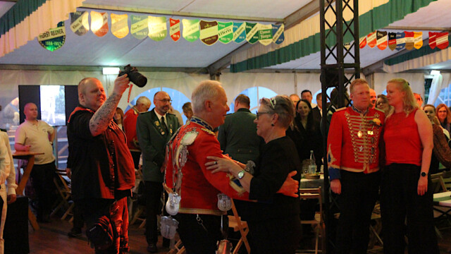 Das Königspaar beim Eröffnungstanz. Foto: Christian Zimmer